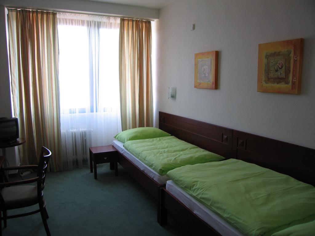 Hotel Bothe Povazska Bystrica Exterior photo
